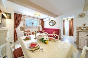 Apartment (Villa Bodulova - H(4+1)) | Dining