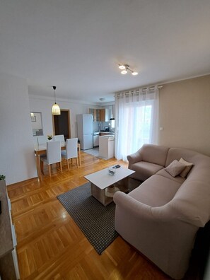 Apartment (Slava - close to the mall - A1(3+1)) | Living room