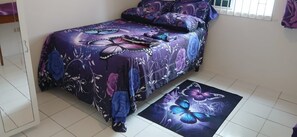 2 室のベッドルーム、デスク、アイロン / アイロン台、WiFi (無料)