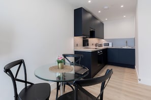 In-room dining -  Stratford by Excel Apartments (London)
