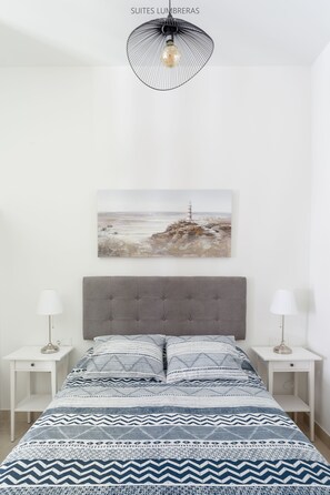 1 habitación, tabla de planchar con plancha, wifi gratis y ropa de cama 
