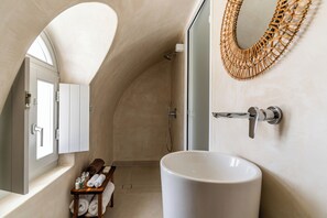 Grand Suite with Private Jacuzzi and Sea View | Bathroom - Arotron Santorini (Santorini)