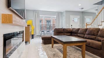 Télévision, jeux vidéo, espaces bureaux