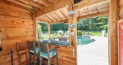 Gilford Getaway - Pool & Hot Tub - Lakes Region