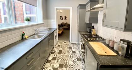 Amazing Coastal 2 Bedroom Apartment