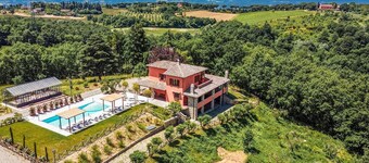 Villa La Pieve - Nine Bedroom Villa, Sleeps 20