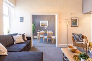 Televisie en een open haard