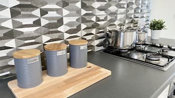 Kühlschrank, Mikrowelle, Ofen, Toaster