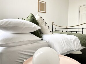 5 Schlafzimmer, Bügeleisen/Bügelbrett, Internetzugang, Bettwäsche