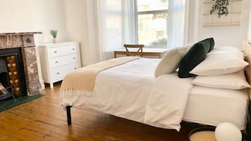 2 habitaciones, escritorio, tabla de planchar con plancha y wifi