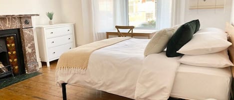 2 Schlafzimmer, Schreibtisch, Bügeleisen/Bügelbrett, WLAN