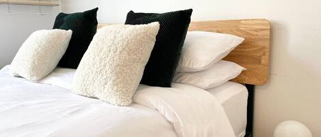 2 makuuhuonetta, työpöytä, silitysrauta/-lauta, Wi-Fi