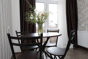 تناول الطعام