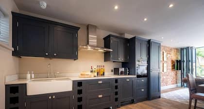 Contemporary Luxury Town House Cheltenham