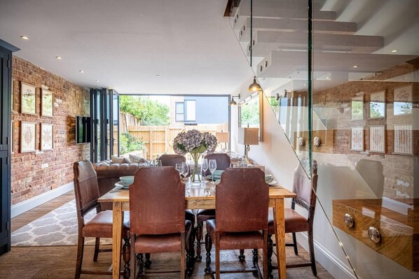 House, Multiple Beds | Dining - Contemporary Luxury Town House Cheltenham (Cheltenham)