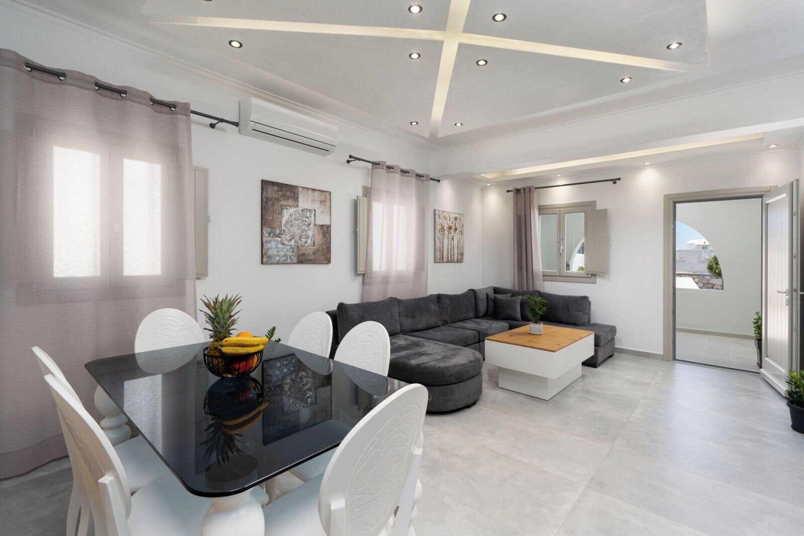 Classic Villa | Living area