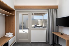 Basic Villa | In-room safe, soundproofing, free WiFi - Sea Serenity Villas with Private Jacuzzi (Santorini)