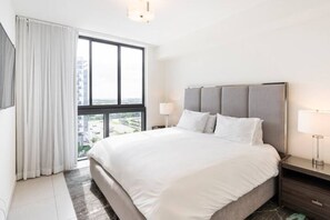 1 dormitorio, tabla de planchar con plancha, cuna de viaje y wifi gratis