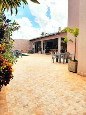 Outdoor dining - Fonder Space - ideal for family rest and leisure (caldas novas)