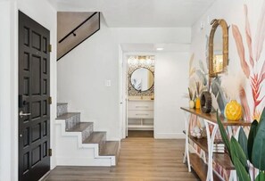 المنشأة من الداخل