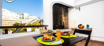 Seaview Escape with BBQ in Albufeira