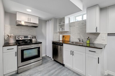 Cozy & Pet Friendly 2BR w/ parking, mins from highway.