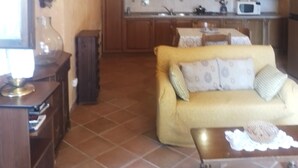 Classic Condo | Living area - Torre Prima 1 (San Gimignano)