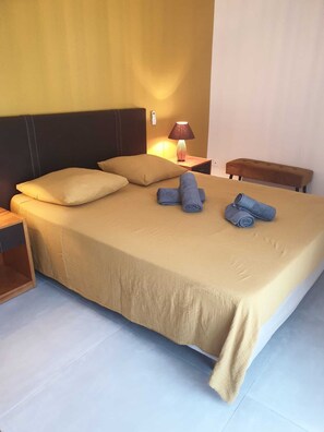 4 chambres, fer et planche Ă repasser, Wi-Fi, draps fournis