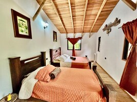 Cabaña Confort | Edredones de plumas, wifi gratis, ropa de cama