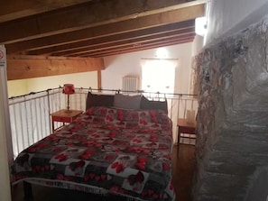 2 bedrooms, iron/ironing board, bed sheets