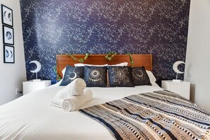 3 bedrooms, desk, iron/ironing board, travel crib