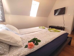 1 bedroom, iron/ironing board, travel crib, internet