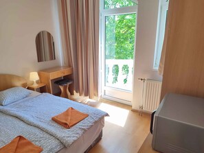 1 chambre, lit parapluie, accès Internet