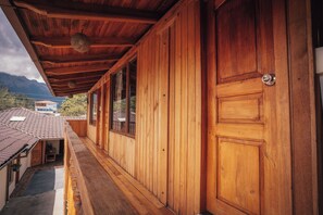 Panoramic Cottage, Multiple Beds, Jetted Tub, Mountain View | Balcony view