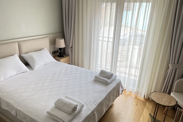 标准双人房 | 客房内保险箱、免费 WiFi、床单