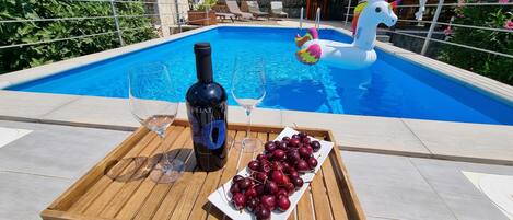 حمّام سباحة خارجي