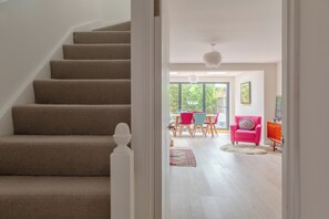 Interior - Bright and inviting 2BD House - Bethnal Green! (London)