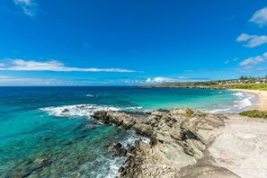 Condo (2 Bedrooms) | Beach