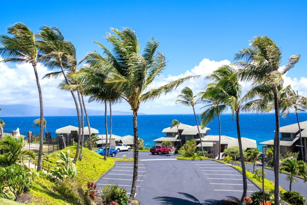 Condo (2 Bedrooms) | Front of property