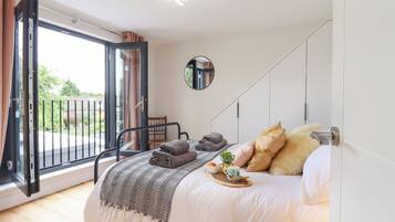 Cottage | 4 bedrooms, individually decorated, individually furnished, free WiFi