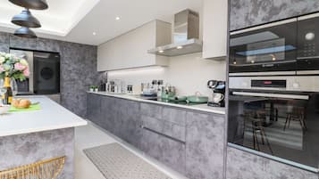 Cottage | Bếp riêng | Tủ lạnh, máy rửa bát, lò nướng bánh mì