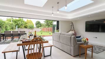 Cottage | Interior