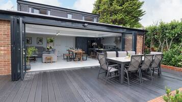 Cottage | Outdoor dining