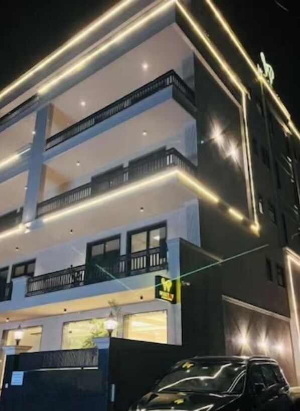 Exterior - Our Grand Airy & Bright private Studio is nestled in an upscale neighbourhood -C (Gurugram)