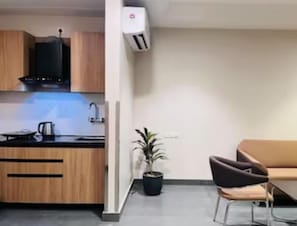 Interior - Our Grand Airy & Bright private Studio is nestled in an upscale neighbourhood -C (Gurugram)