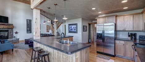 Luxury Chalet, 3 Bedrooms, Mountain View | Private kitchen | Fridge, microwave, oven, stovetop