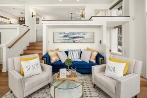 Fernseher, Kamin, Streaming-Dienste, Arbeitsbereiche