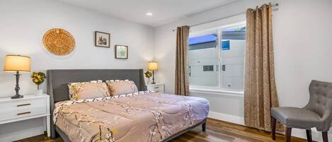 4 bedrooms, desk, iron/ironing board, travel cot