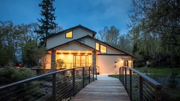 Unclassified image, 1 of 46, button - Elegant 4400sf Villa w/ Lk. & Mt. view | Sammamish (Sammamish)
