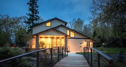 Elegant 4400sf Villa w/ Lk. & Mt. view | Sammamish